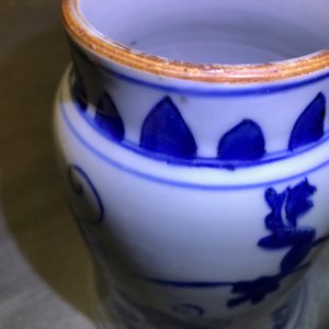 Een Chinese blauwwitte vaas met floraal decor, Transitie periode — foto 8