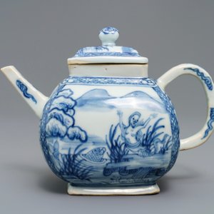 Een Chinese blauwwitte vierkante theepot met nimfen en vissen, Kangxi/Qianlong — foto 4