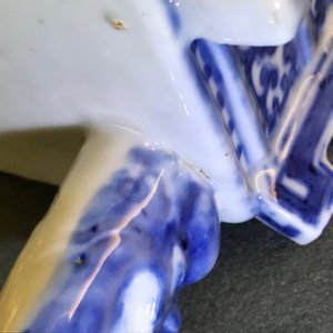 Een Chinese blauwwitte wierookbrander 'ding', 18/19e eeuw — foto 23