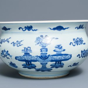 Een Chinese blauwwitte wierookbrander met decor van antiquiteiten, Kangxi — foto 4