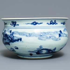 Een Chinese blauwwitte wierookbrander met figuren in een landschap, Kangxi — foto 3