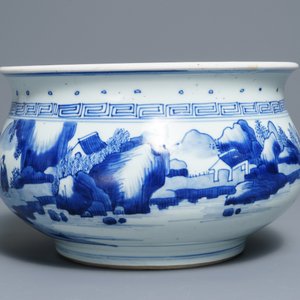Een Chinese blauwwitte wierookbrander met figuren in een landschap, Kangxi — foto 3