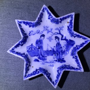 Een Chinese blauwwitte zoetvleesset of rijsttafel met figurendecor, Kangxi — foto 18