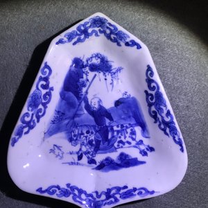 Een Chinese blauwwitte zoetvleesset of rijsttafel met figurendecor, Kangxi — foto 6