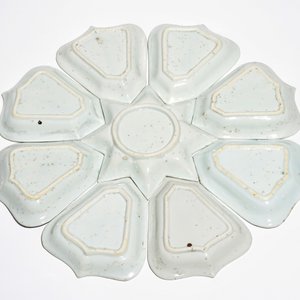 Een Chinese blauwwitte zoetvleesset of rijsttafel met figurendecor, Kangxi — foto 2