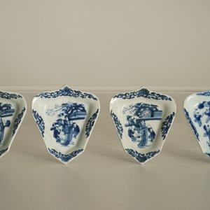 Een Chinese blauwwitte zoetvleesset of rijsttafel met figurendecor, Kangxi — foto 6