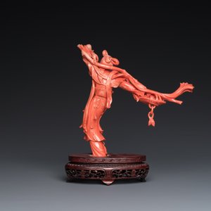 Een Chinese bloedkoralen figuur van de onsterfelijke Lan Caihe, 19/20e eeuw — foto 4