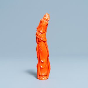 Een Chinese bloedkoralen figuur van een dame, 19/20e eeuw — foto 4