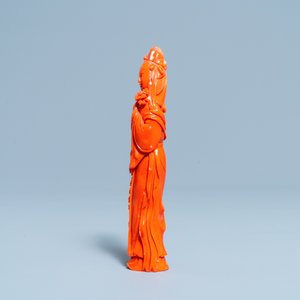 Een Chinese bloedkoralen figuur van een dame, 19/20e eeuw — foto 5