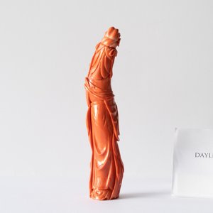Een Chinese bloedkoralen figuur van een dame, 19/20e eeuw — foto 9