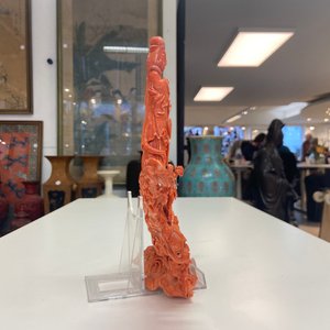 Een Chinese bloedkoralen groep met Guanyin, 19/20e eeuw — foto 13