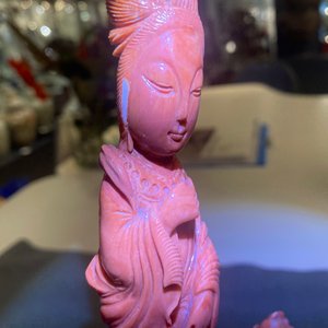 Een Chinese bloedkoralen groep met Guanyin, 19/20e eeuw — foto 35