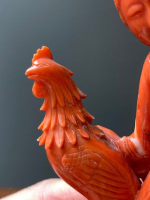 Een Chinese bloedkoralen groep van twee dames met een feniks, 19/20e eeuw — foto 7