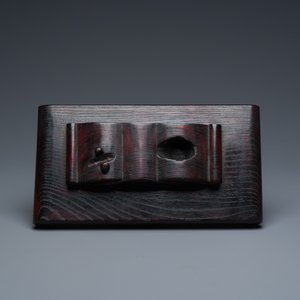 Een Chinese bloedkoralen sculptuur van een staande Bodhisattva met twee draken, 19/20e eeuw — foto 11