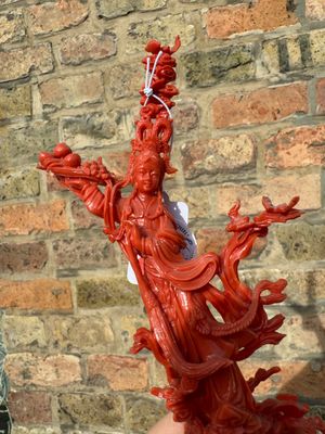Een Chinese bloedkoralen sculptuur van Xiwangmu op een rots, 19/20e eeuw — foto 4