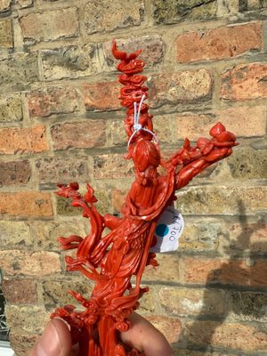 Een Chinese bloedkoralen sculptuur van Xiwangmu op een rots, 19/20e eeuw — foto 7