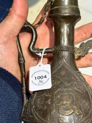 Een Chinese bronzen dekselkan voor de islamitische markt en een 'gu' vaas, Ming — foto 13