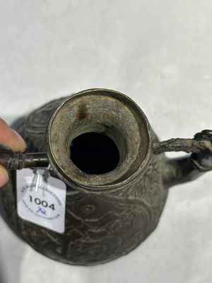 Een Chinese bronzen dekselkan voor de islamitische markt en een 'gu' vaas, Ming — foto 18