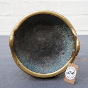 Een Chinese bronzen driepotige wierookbrander, Xuande merk, 18e eeuw — foto 15