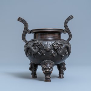 Een Chinese bronzen driepotige wierookbrander, zegelmerk, Qing — foto 4