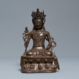 Een Chinese bronzen figuur van Boeddha, 18e eeuw — foto 2