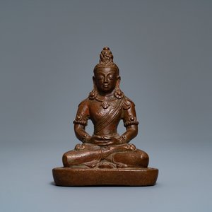 Een Chinese bronzen figuur van Boeddha Amithayus, 17/18e eeuw — foto 1
