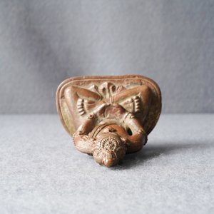 Een Chinese bronzen figuur van Boeddha Amithayus, 17/18e eeuw — foto 10