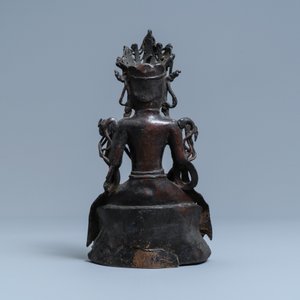 Een Chinese bronzen figuur van Boeddha, Ming — foto 4