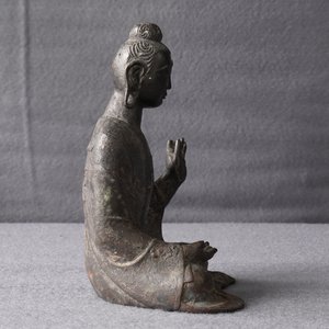 Een Chinese bronzen figuur van Boeddha, Ming — foto 17