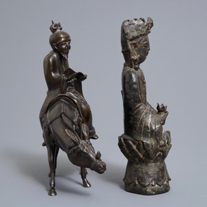 Een Chinese bronzen figuur van Guanyin en een groep met wijze op ezel, Ming en later — foto 3