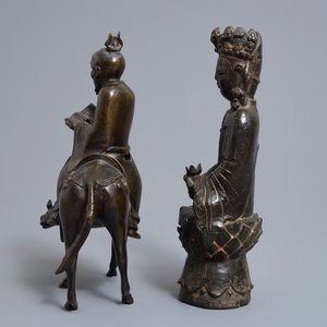 Een Chinese bronzen figuur van Guanyin en een groep met wijze op ezel, Ming en later — foto 5