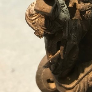 Een Chinese bronzen figuur van Guanyin, Ming — foto 8