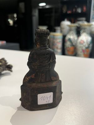 Een Chinese bronzen figuur van Wenchang Wang en een Tara in koperlegering, Ming en 19/20e eeuw — foto 9