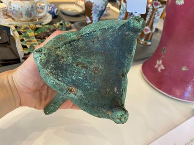 Een Chinese bronzen 'he' wijnkan, Westelijke Zhou, ca. 11e-8e v.C. — foto 7