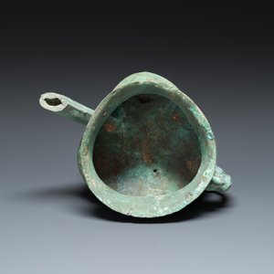 Een Chinese bronzen 'he' wijnkan, Westelijke Zhou, ca. 11e-8e v.C. — foto 7