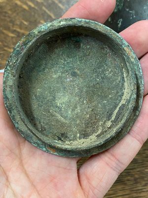 Een Chinese bronzen 'hu' vaas met deksel, Han — foto 6
