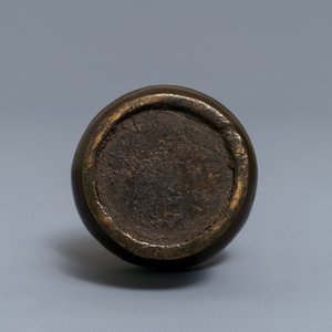 Een Chinese bronzen 'knoflook' vaas met goudspatten, Ming — foto 5