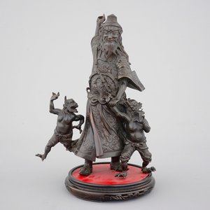 Een Chinese bronzen mythologische groep, 19/20e eeuw — foto 1