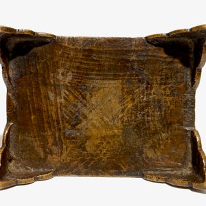 Een Chinese bronzen penselensteun met reliëfdecor, Ming — foto 7