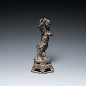 Een Chinese bronzen sculptuur van Kui Xing, Ming — foto 2