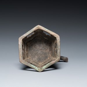 Een Chinese bronzen sculptuur van Kui Xing, Ming — foto 6
