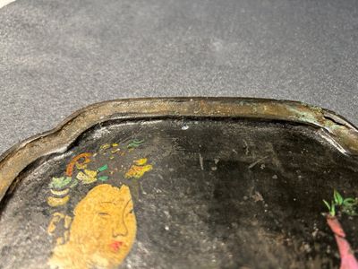 Een Chinese bronzen spiegel beschilderd met het portret van een dame, Tang — foto 3