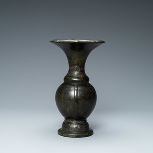 Een Chinese bronzen 'taotie' vaas, Song/Yuan — foto 3