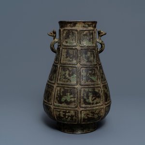 Een Chinese bronzen vaas in archaïsche stijl, 19e eeuw — foto 3