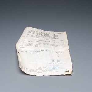 Een Chinese bronzen wierookbrander, een vaas en een kan, Ming/Qing — foto 8