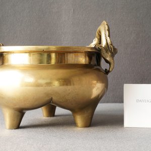 Een Chinese bronzen wierookbrander met chilong handgrepen, zegelmerk, 17/18e eeuw — foto 14