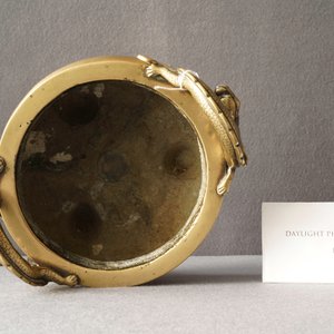 Een Chinese bronzen wierookbrander met chilong handgrepen, zegelmerk, 17/18e eeuw — foto 15