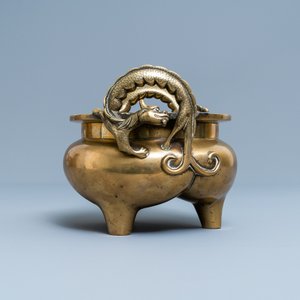 Een Chinese bronzen wierookbrander met chilong handgrepen, zegelmerk, 17/18e eeuw — foto 3