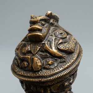 Een Chinese bronzen wierookbrander met deksel, Xuande merk, 19/20e eeuw — foto 9