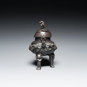 Een Chinese bronzen wierookbrander met deksel, Xuande merk, 19e eeuw — foto 4